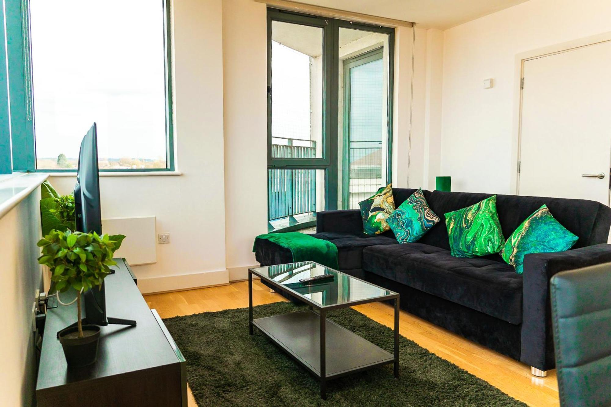 The Regency Suite - Modern 2-Bed 1-Bath Apartment Chertsey Exterior photo
